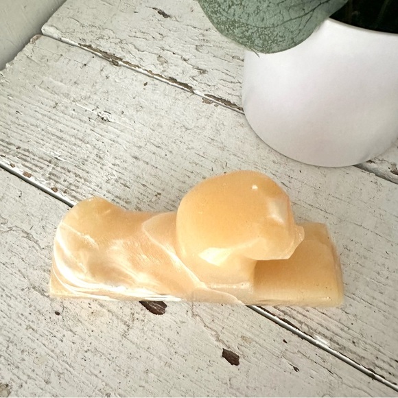 Vintage Yellow Onyx Sphinx Desktop Paperweight Egyptian Statue Carved Stone - Picture 2 of 10